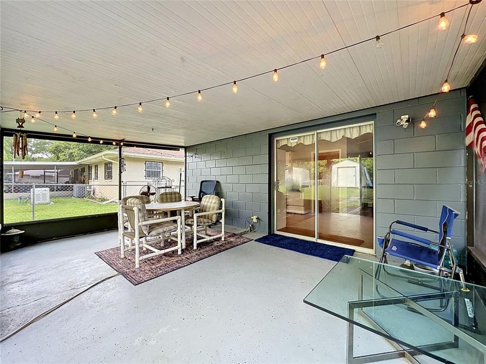 For Sale: $307,500 (3 beds, 2 baths, 1196 Square Feet)