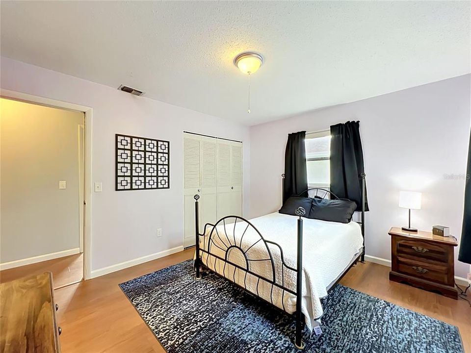 For Sale: $307,500 (3 beds, 2 baths, 1196 Square Feet)