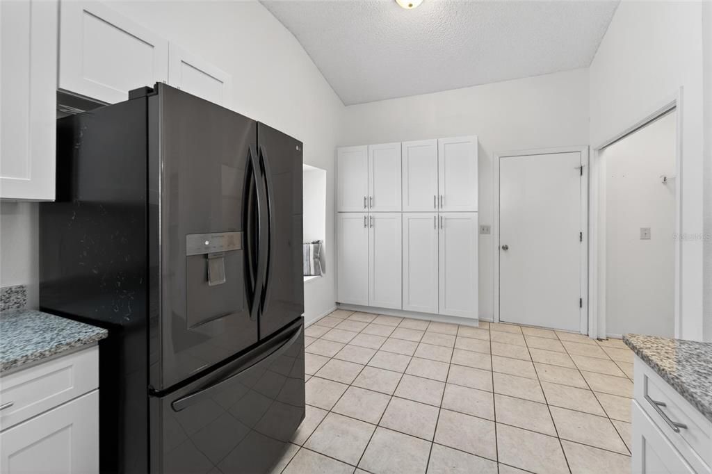 Activo con contrato: $329,900 (3 camas, 2 baños, 1306 Pies cuadrados)