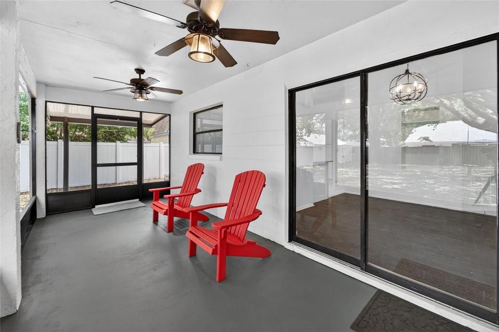 Activo con contrato: $329,900 (3 camas, 2 baños, 1306 Pies cuadrados)