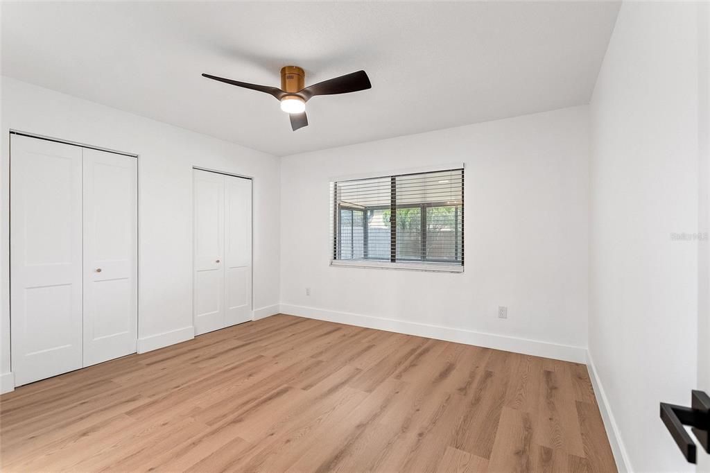 Activo con contrato: $449,000 (3 camas, 2 baños, 1433 Pies cuadrados)