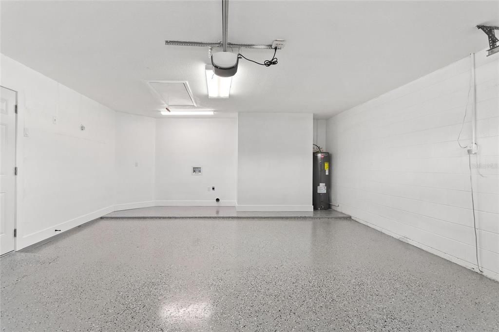 Activo con contrato: $449,000 (3 camas, 2 baños, 1433 Pies cuadrados)