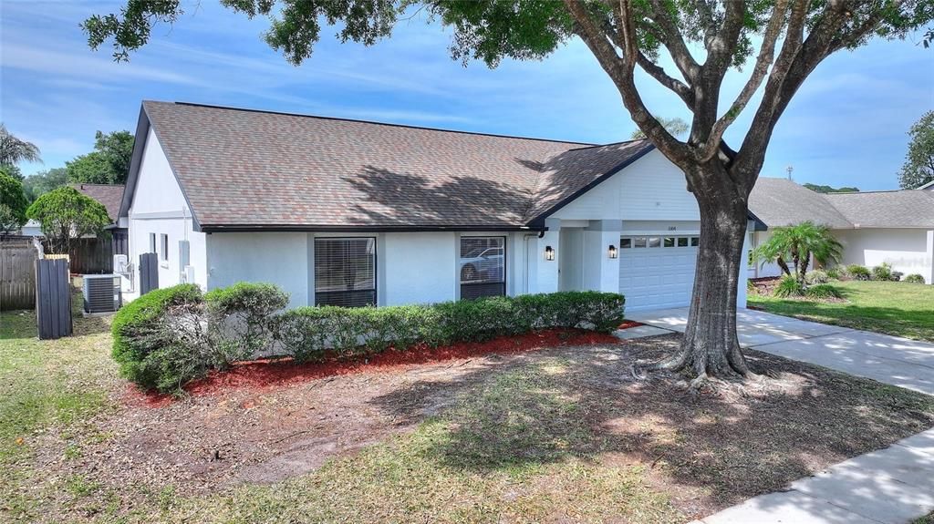 Activo con contrato: $449,000 (3 camas, 2 baños, 1433 Pies cuadrados)