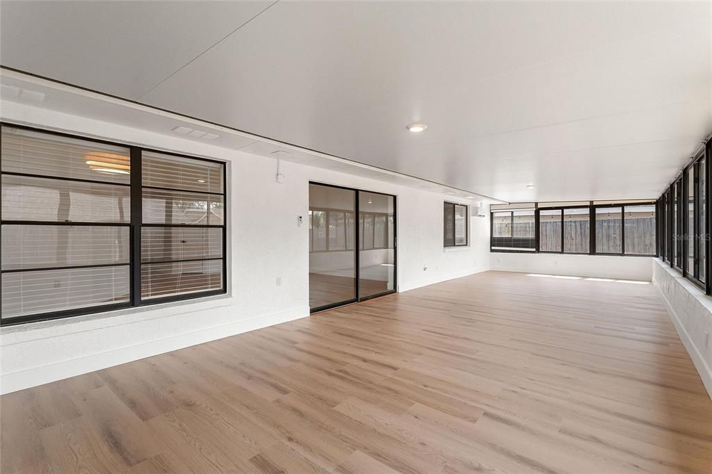 Activo con contrato: $449,000 (3 camas, 2 baños, 1433 Pies cuadrados)