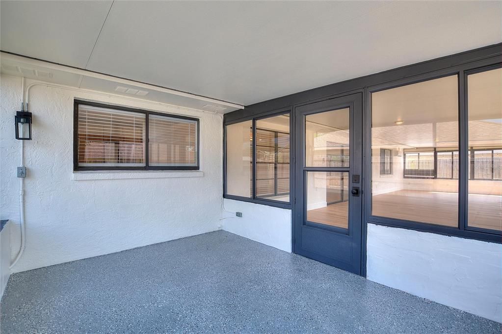 Activo con contrato: $449,000 (3 camas, 2 baños, 1433 Pies cuadrados)