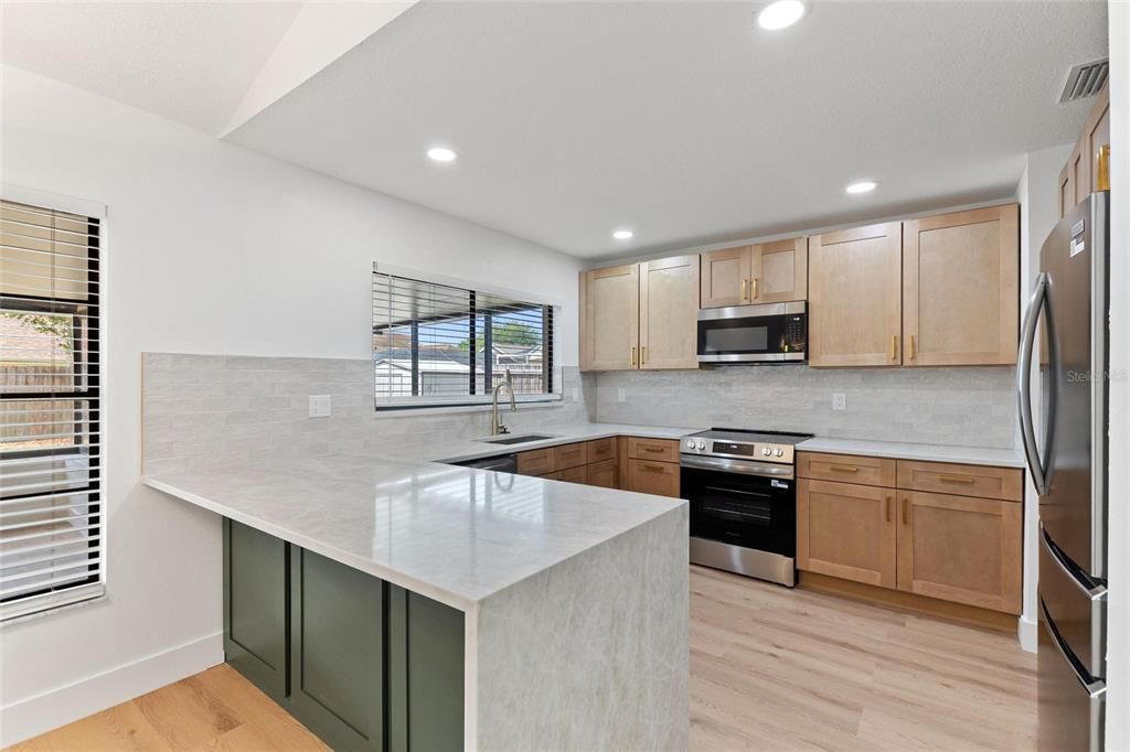 Activo con contrato: $449,000 (3 camas, 2 baños, 1433 Pies cuadrados)