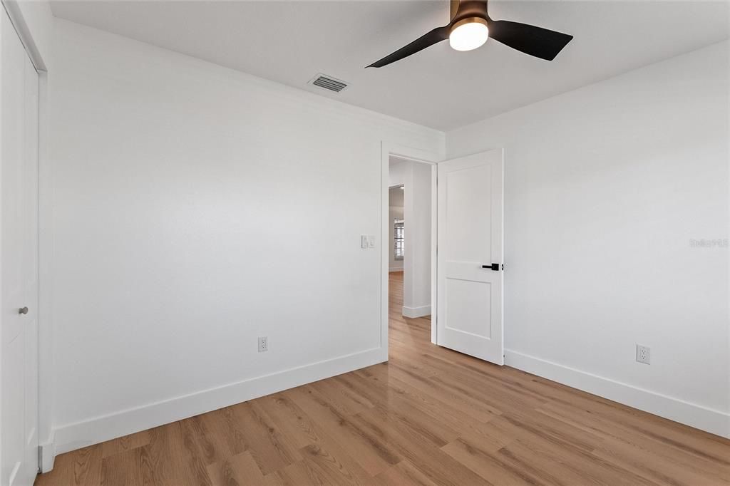 Activo con contrato: $449,000 (3 camas, 2 baños, 1433 Pies cuadrados)