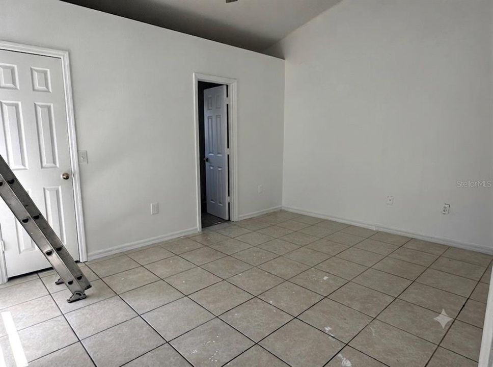 For Sale: $199,990 (3 beds, 2 baths, 1330 Square Feet)