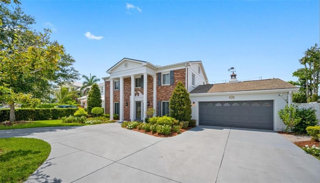 For Sale: $2,525,000 (8 beds, 4 baths, 3943 Square Feet)