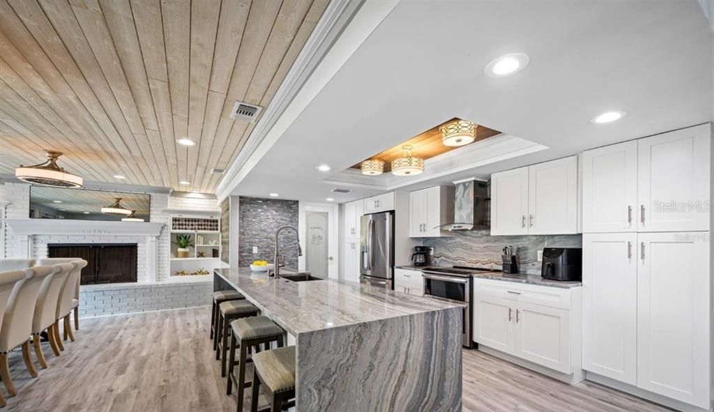 For Sale: $2,525,000 (8 beds, 4 baths, 3943 Square Feet)