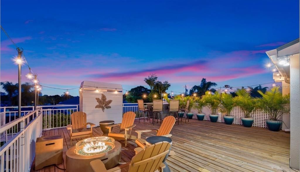 For Sale: $2,525,000 (8 beds, 4 baths, 3943 Square Feet)