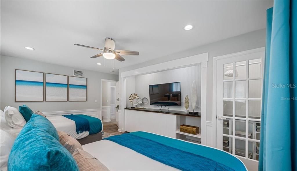 For Sale: $2,525,000 (8 beds, 4 baths, 3943 Square Feet)