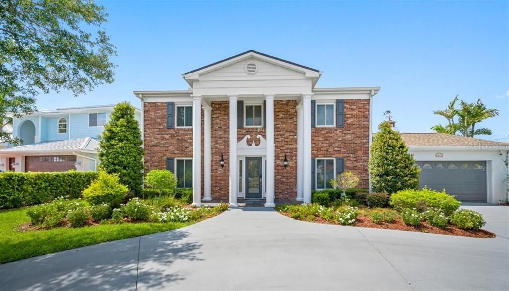 For Sale: $2,525,000 (8 beds, 4 baths, 3943 Square Feet)