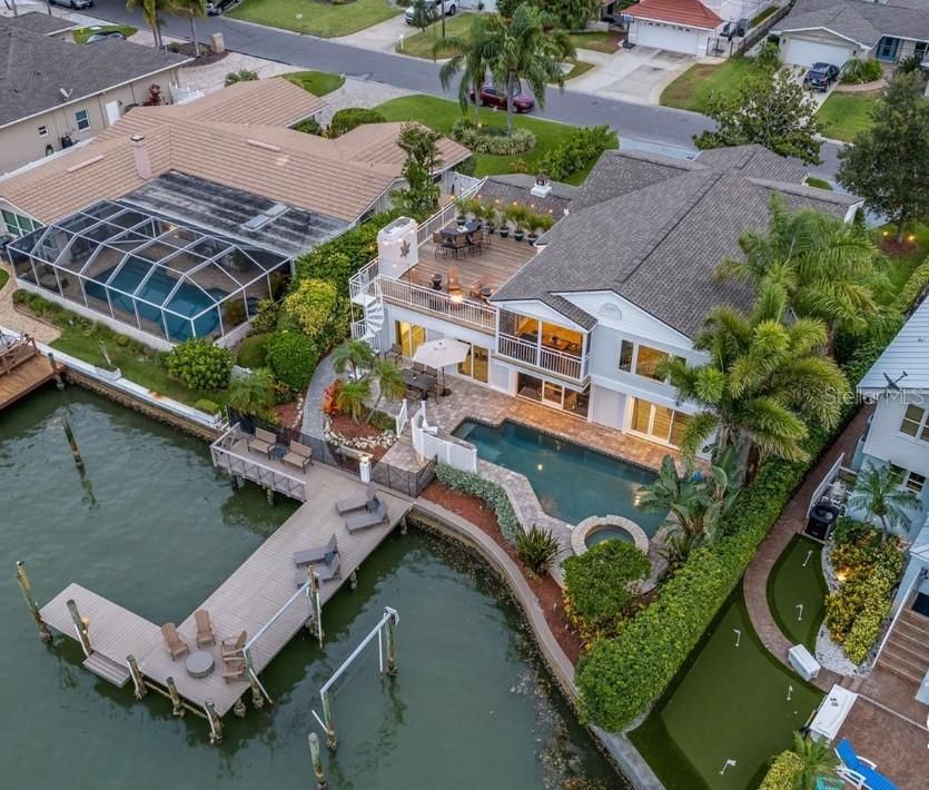 For Sale: $2,525,000 (8 beds, 4 baths, 3943 Square Feet)