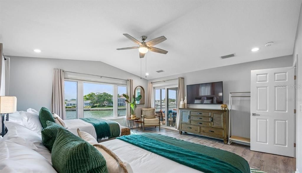 For Sale: $2,525,000 (8 beds, 4 baths, 3943 Square Feet)