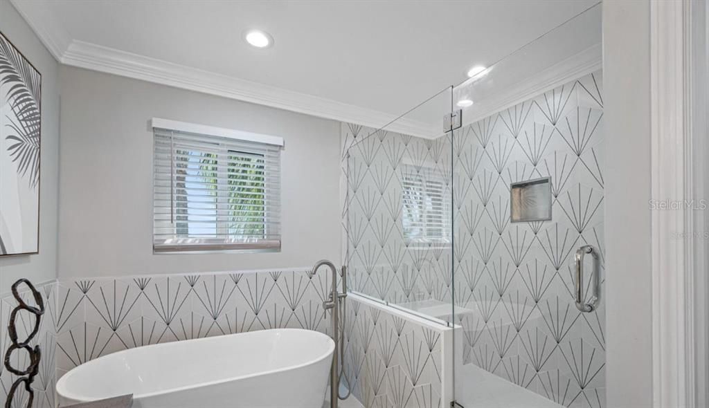 For Sale: $2,525,000 (8 beds, 4 baths, 3943 Square Feet)