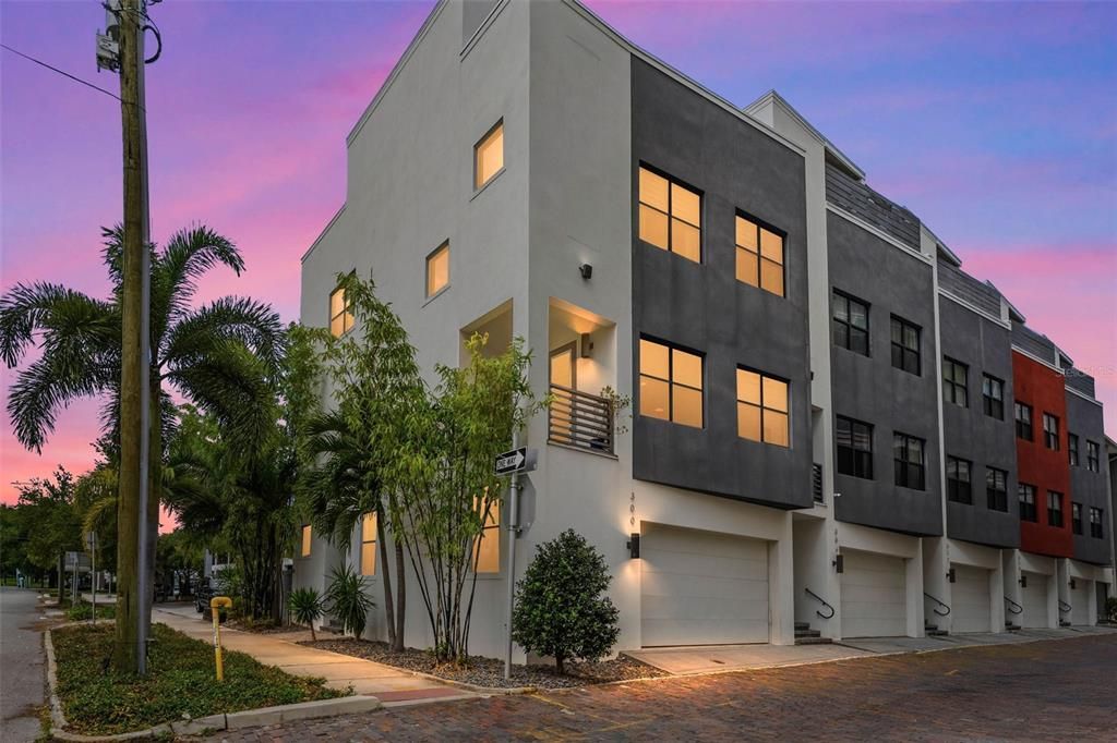 En Venta: $1,500,000 (3 camas, 3 baños, 2653 Pies cuadrados)