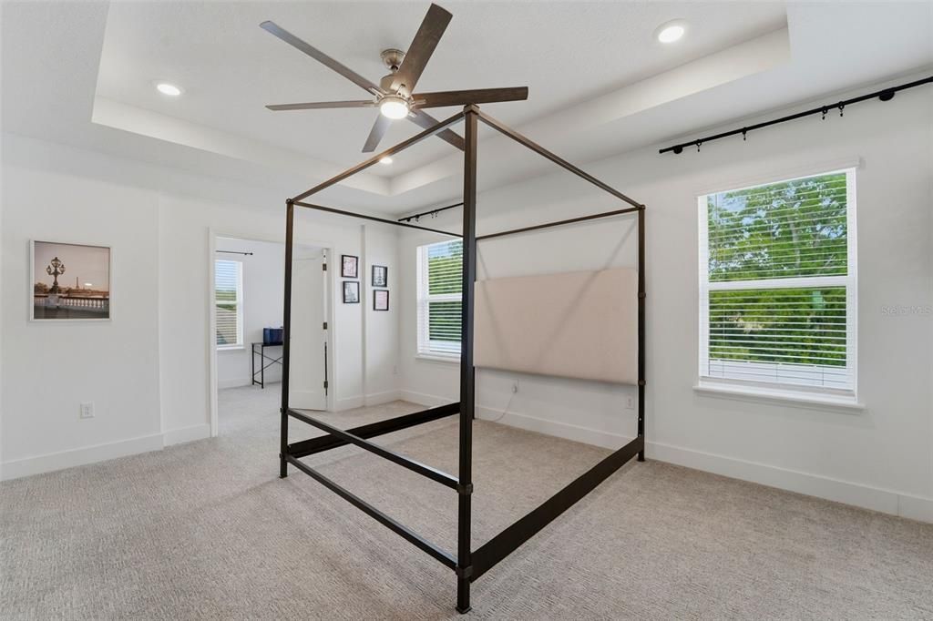 En Venta: $815,000 (4 camas, 3 baños, 3362 Pies cuadrados)