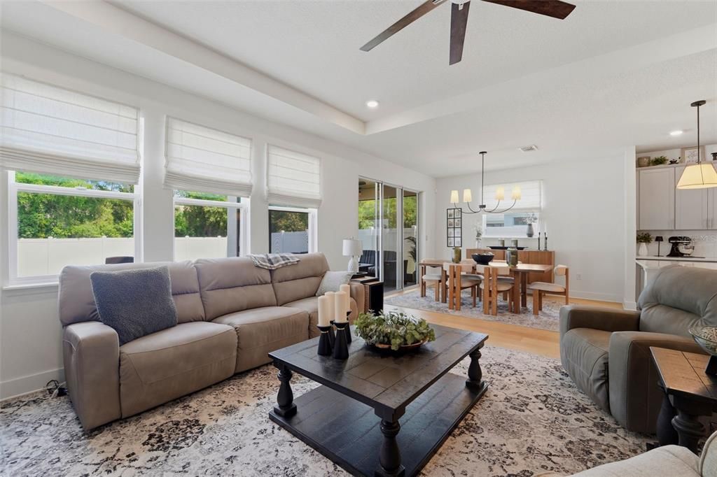 En Venta: $815,000 (4 camas, 3 baños, 3362 Pies cuadrados)