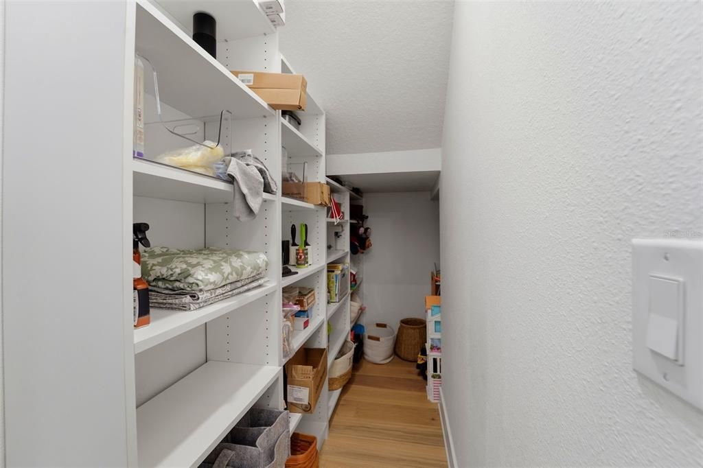 En Venta: $815,000 (4 camas, 3 baños, 3362 Pies cuadrados)