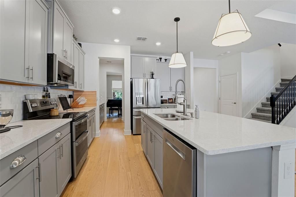 En Venta: $815,000 (4 camas, 3 baños, 3362 Pies cuadrados)