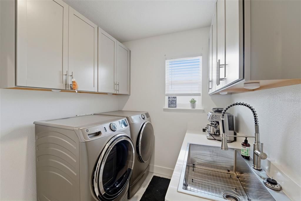 En Venta: $815,000 (4 camas, 3 baños, 3362 Pies cuadrados)