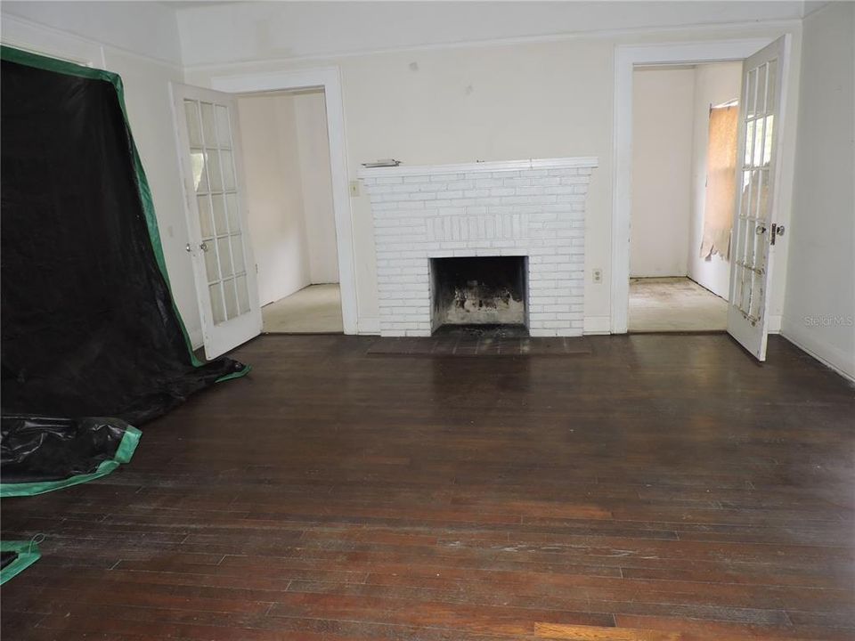 Activo con contrato: $139,000 (3 camas, 2 baños, 1866 Pies cuadrados)