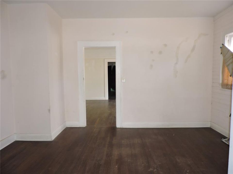 Activo con contrato: $139,000 (3 camas, 2 baños, 1866 Pies cuadrados)