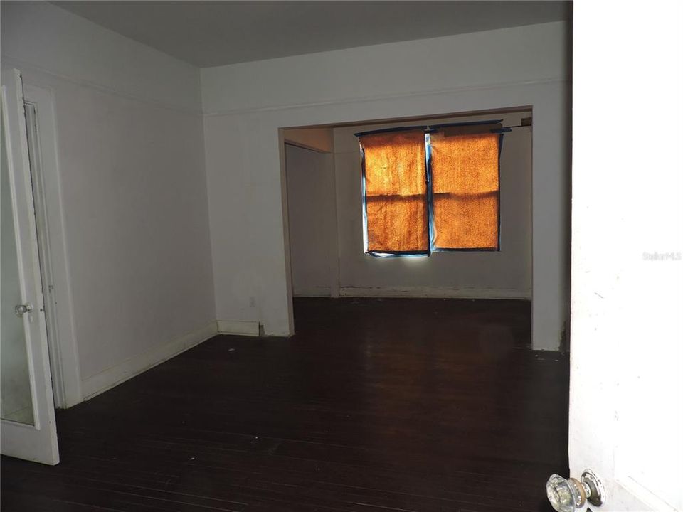 Activo con contrato: $139,000 (3 camas, 2 baños, 1866 Pies cuadrados)