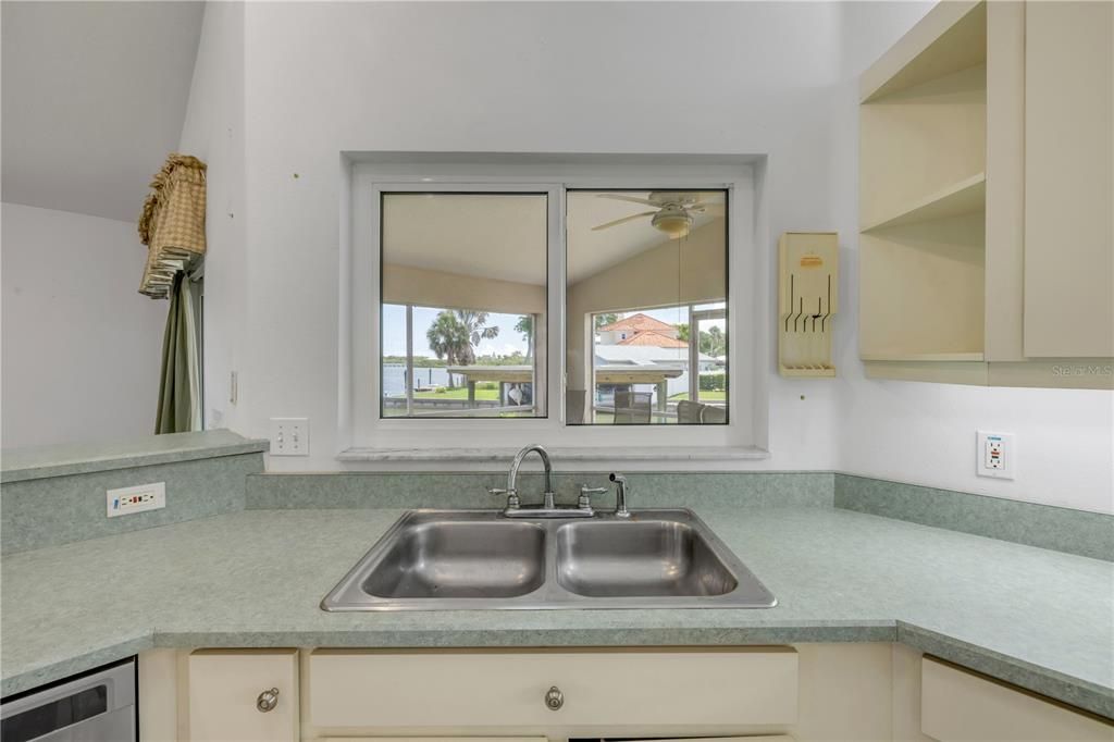 For Sale: $975,000 (3 beds, 2 baths, 2259 Square Feet)