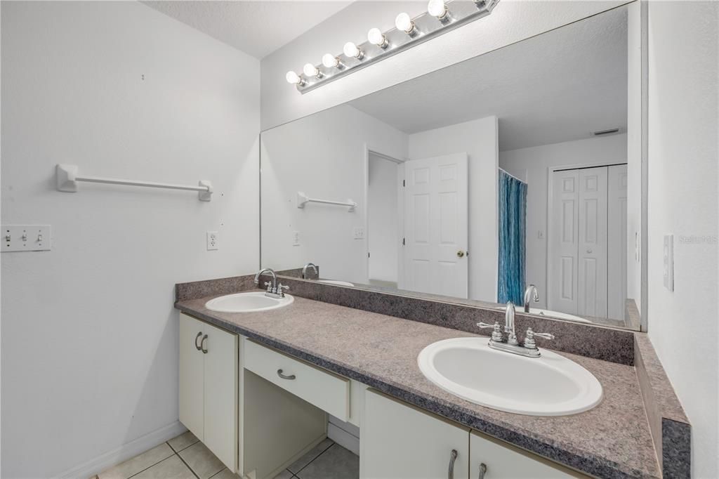 For Sale: $975,000 (3 beds, 2 baths, 2259 Square Feet)