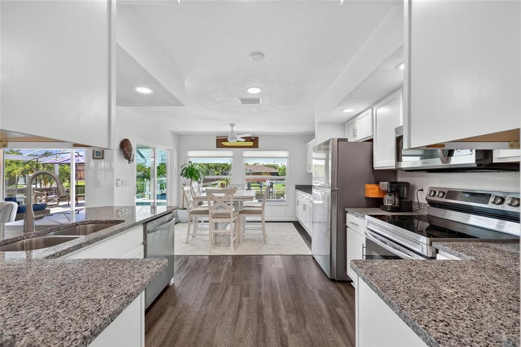 En Venta: $550,000 (3 camas, 2 baños, 2031 Pies cuadrados)