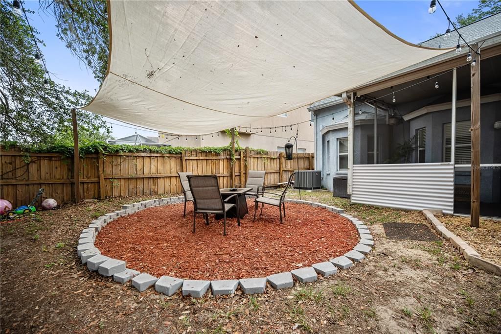 Active With Contract: $350,000 (4 beds, 2 baths, 1533 Square Feet)