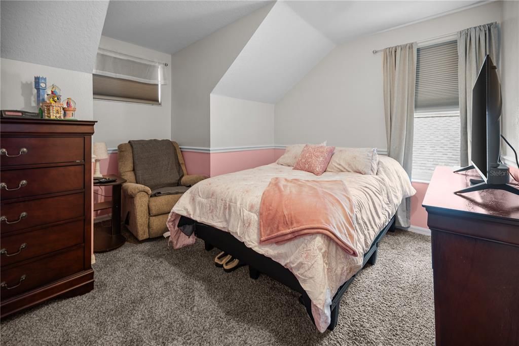 Active With Contract: $350,000 (4 beds, 2 baths, 1533 Square Feet)