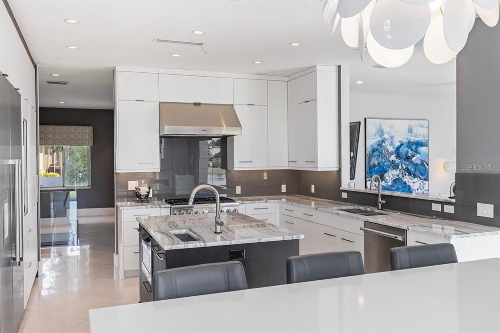 For Sale: $2,445,000 (6 beds, 5 baths, 5071 Square Feet)
