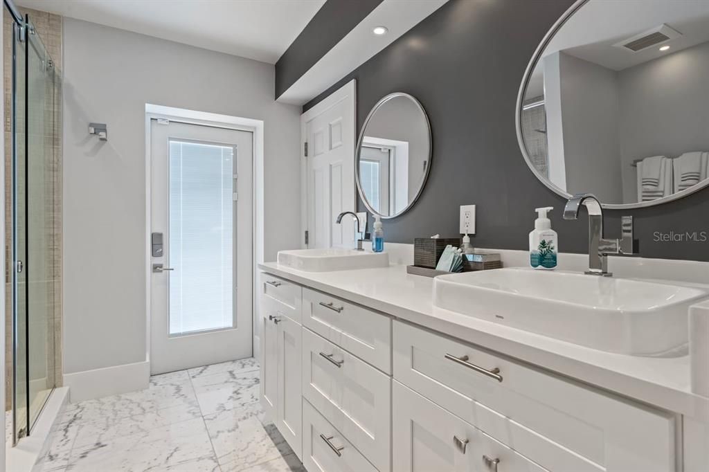 For Sale: $2,445,000 (6 beds, 5 baths, 5071 Square Feet)
