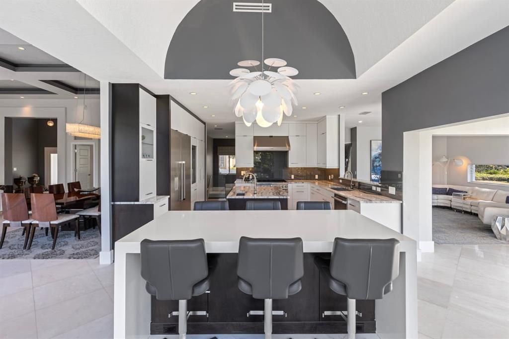 For Sale: $2,445,000 (6 beds, 5 baths, 5071 Square Feet)