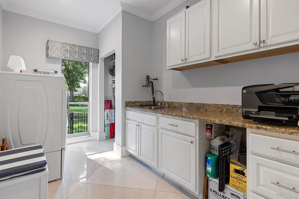 For Sale: $2,445,000 (6 beds, 5 baths, 5071 Square Feet)