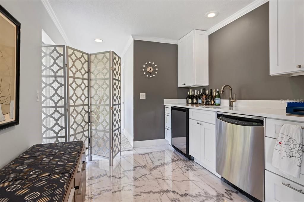 For Sale: $2,445,000 (6 beds, 5 baths, 5071 Square Feet)