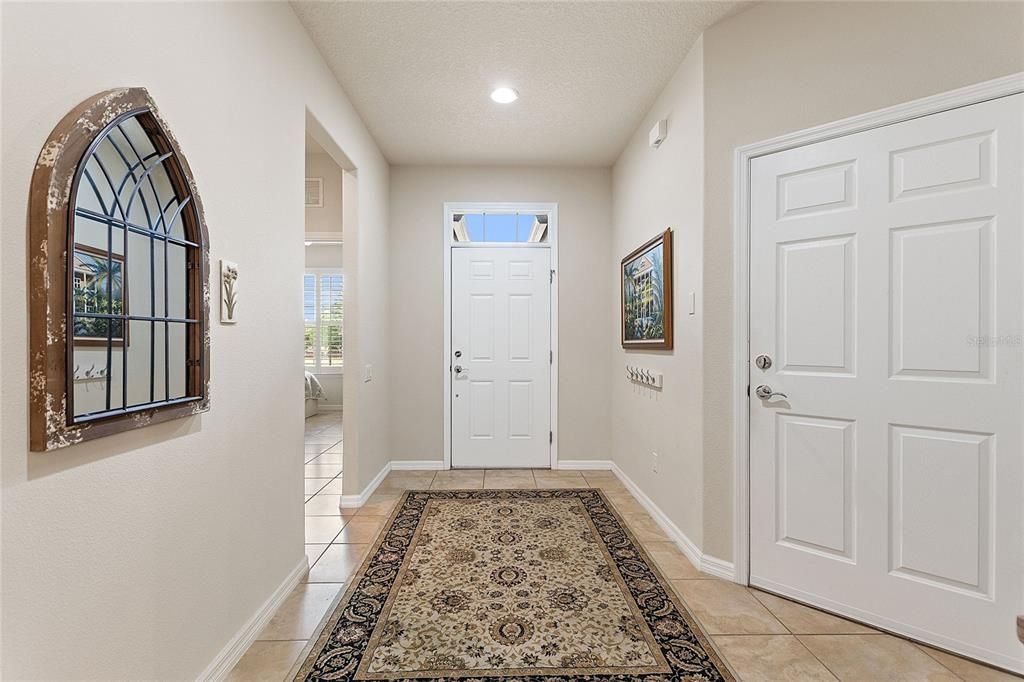 Activo con contrato: $399,900 (3 camas, 2 baños, 2024 Pies cuadrados)