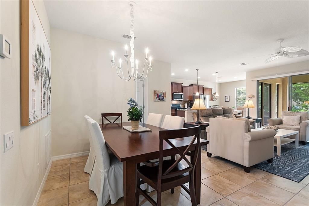 Activo con contrato: $399,900 (3 camas, 2 baños, 2024 Pies cuadrados)