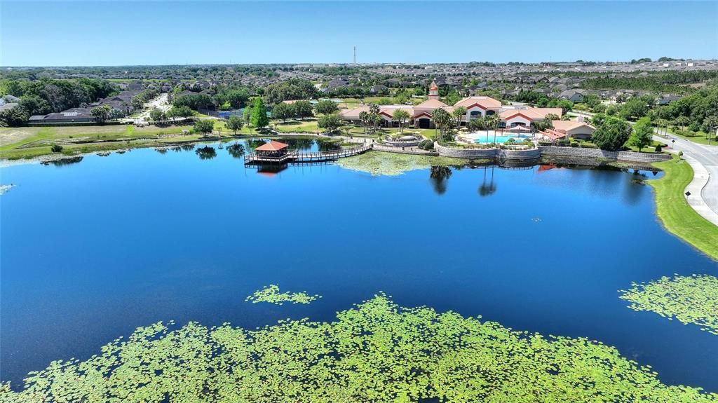 Activo con contrato: $399,900 (3 camas, 2 baños, 2024 Pies cuadrados)
