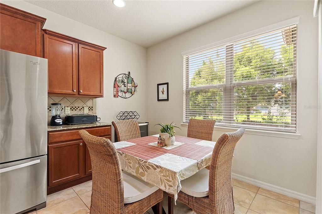 Activo con contrato: $399,900 (3 camas, 2 baños, 2024 Pies cuadrados)