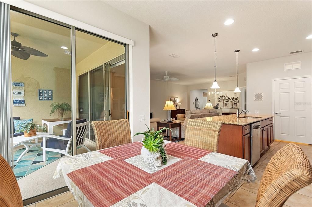 Activo con contrato: $399,900 (3 camas, 2 baños, 2024 Pies cuadrados)