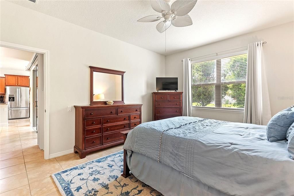Activo con contrato: $399,900 (3 camas, 2 baños, 2024 Pies cuadrados)