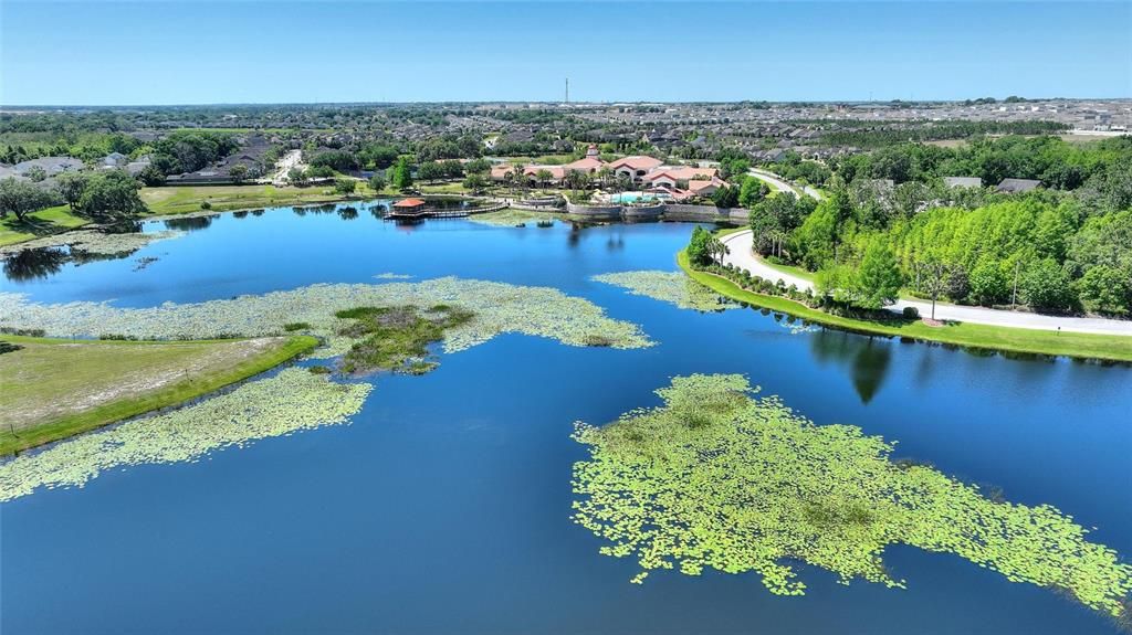 Activo con contrato: $399,900 (3 camas, 2 baños, 2024 Pies cuadrados)