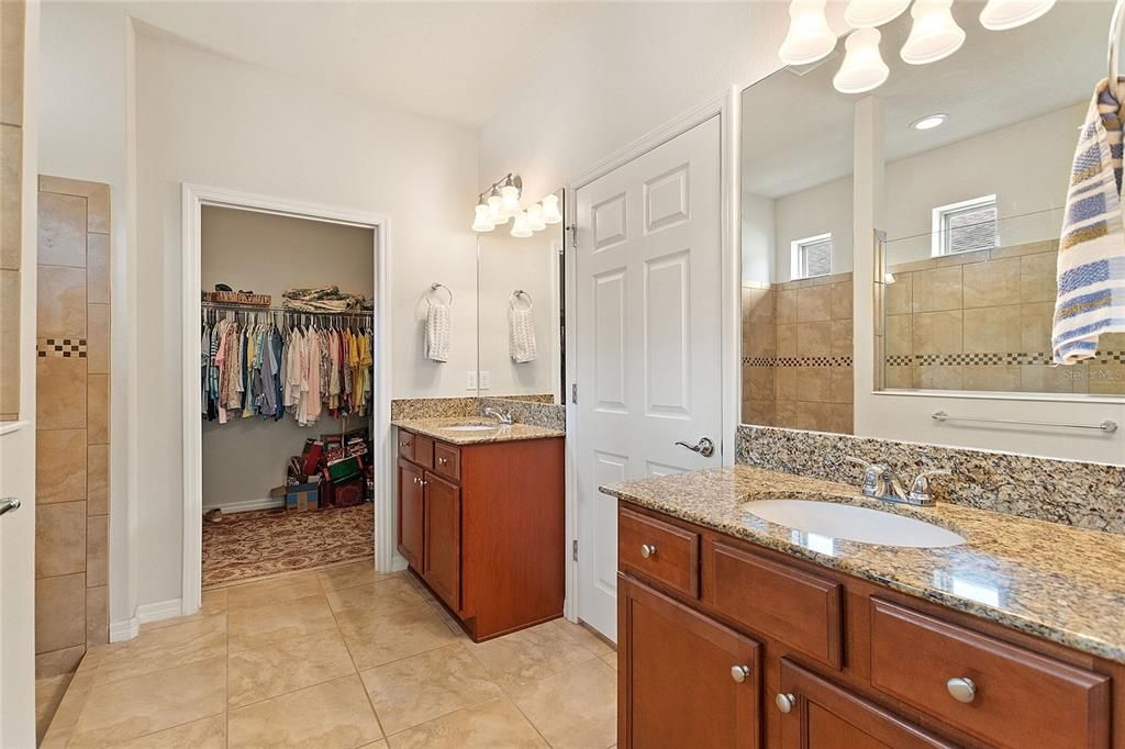 Activo con contrato: $399,900 (3 camas, 2 baños, 2024 Pies cuadrados)