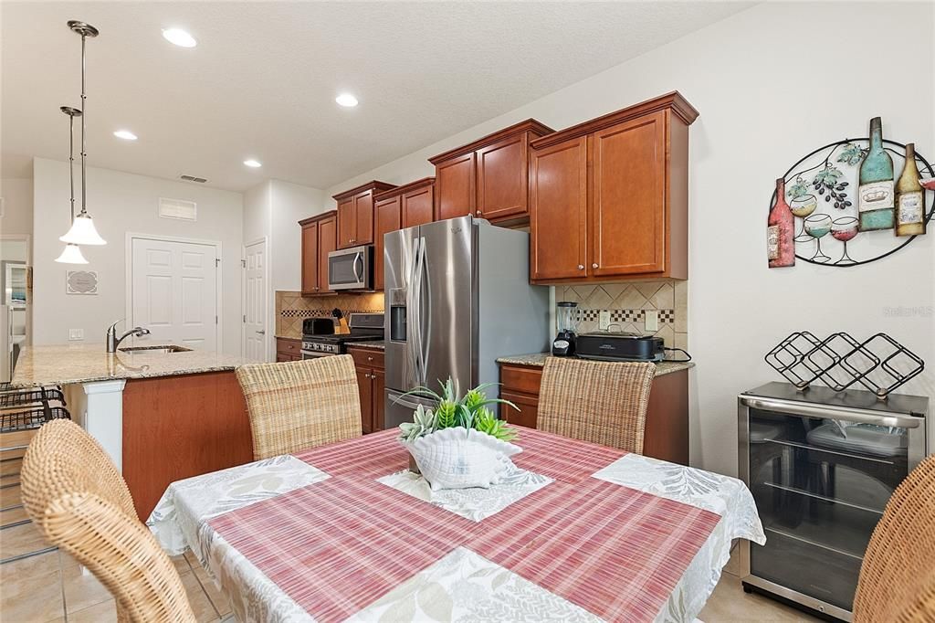 Activo con contrato: $399,900 (3 camas, 2 baños, 2024 Pies cuadrados)