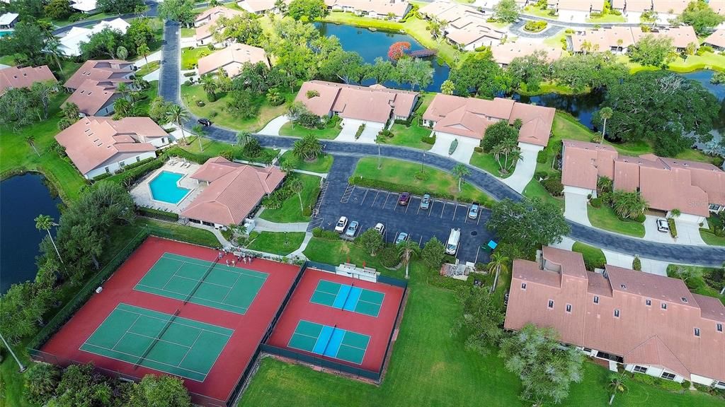 Activo con contrato: $409,000 (3 camas, 2 baños, 1990 Pies cuadrados)