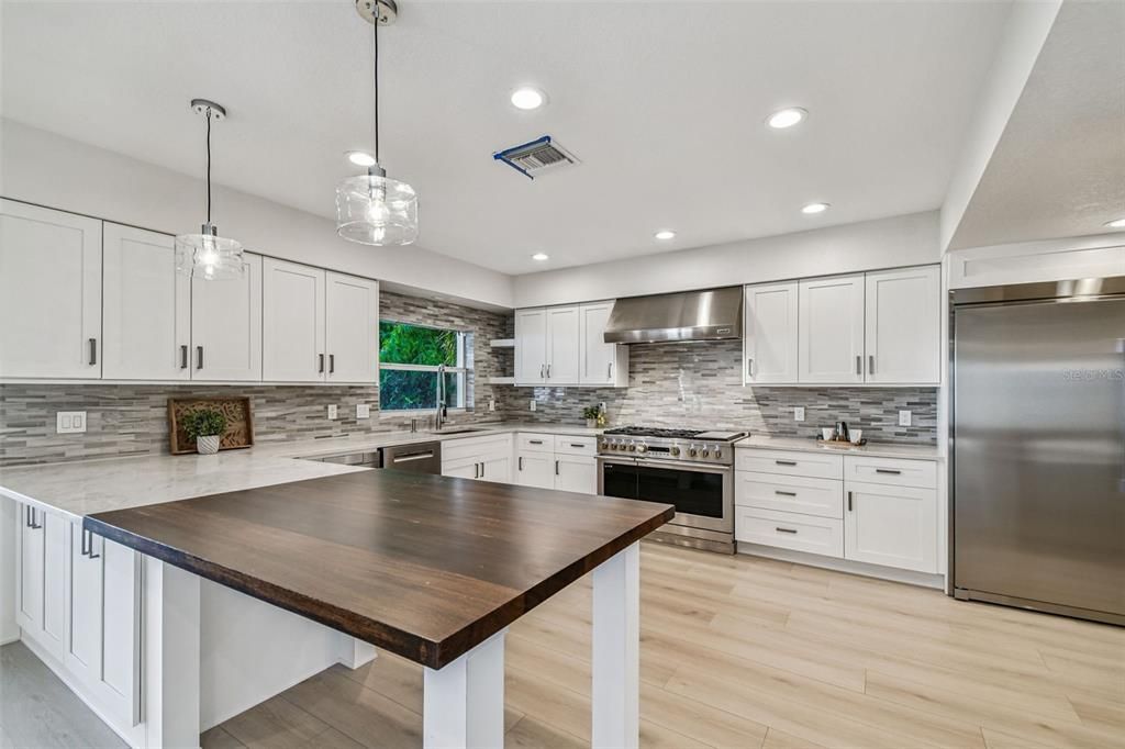 For Rent: $19,000 (4 beds, 4 baths, 3380 Square Feet)